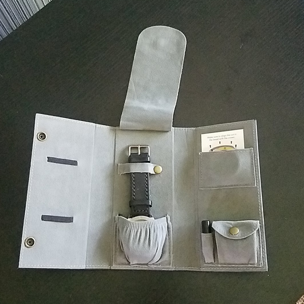 Automatic Watch with interchangeable bezel - Picture 9 of 12
